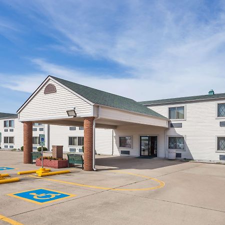 Baymont By Wyndham Decatur Exterior foto